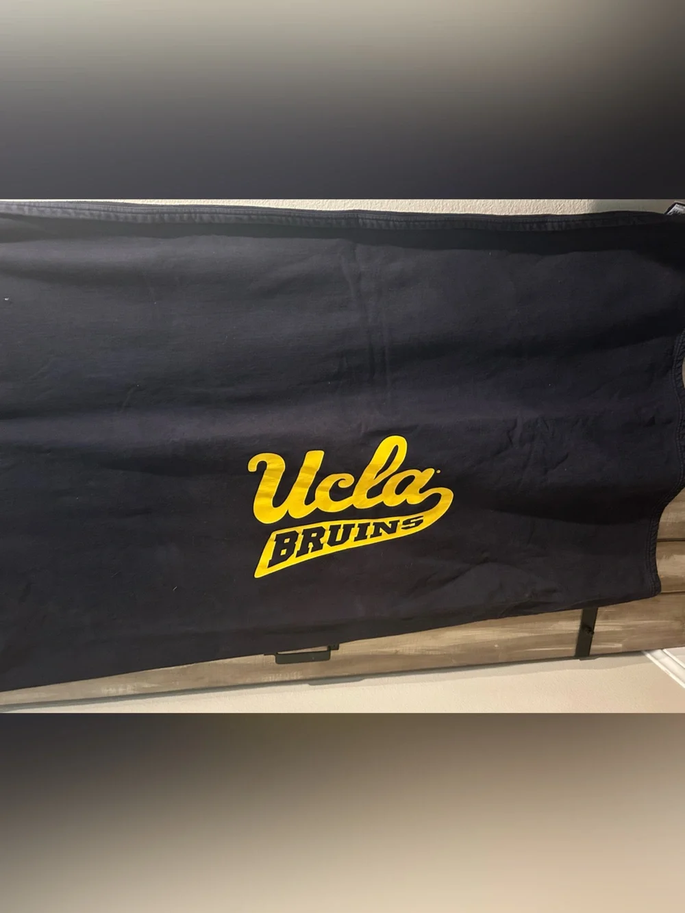 UCLA Sweatshirt Blanket, deep Navy.